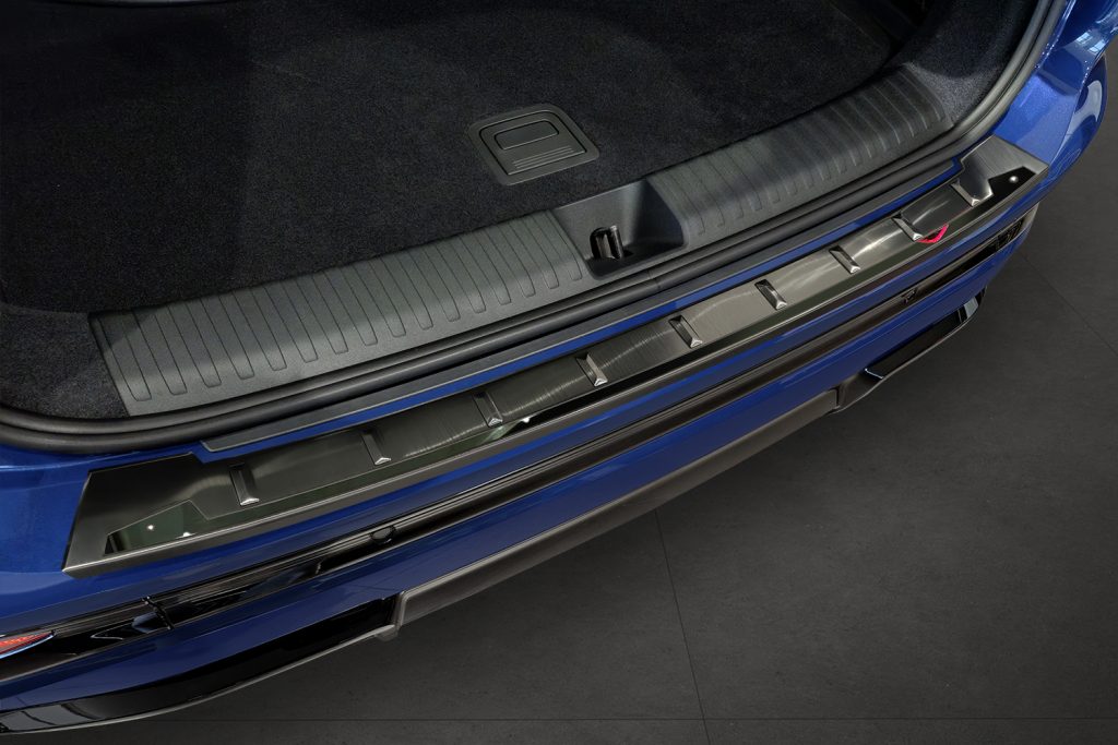 nakładki tylnego zderzaka Shadow Premium Audi Q6 e-tron